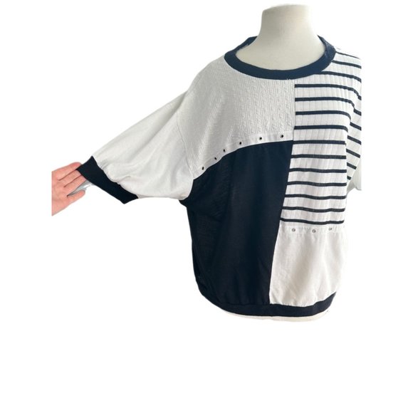 Vintage Black/White Oversize Crewneck Top | Size 22W - Picture 2 of 5